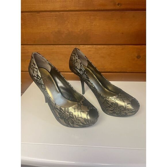 Guess * Fabric Lace * peek a toe * Heels * Sz 8.5 NIB - Picture 1 of 12